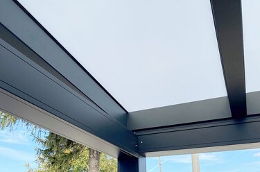 Dizajnové hliníkové pergoly moderný štýl prestrešenia terasy