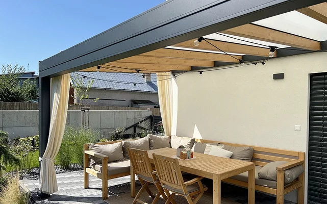 Hliníková pergola PTC PLUS v dekore dreva