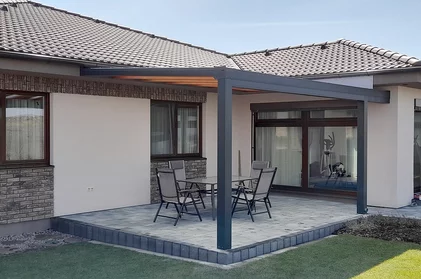 Hliníková pergola robustná konštrukcia