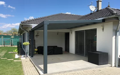 Hliníkove pergoly prestrešenie terasy moderná robustná pergola