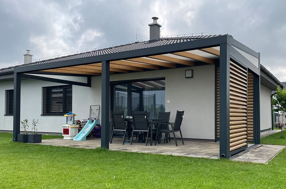 Pergola do záhrady z posuvným tienením Pergola do záhrady z posuvným tienením