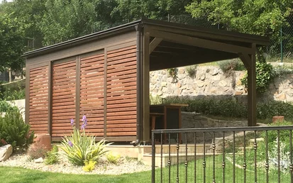 Pergola s posuvným tienením